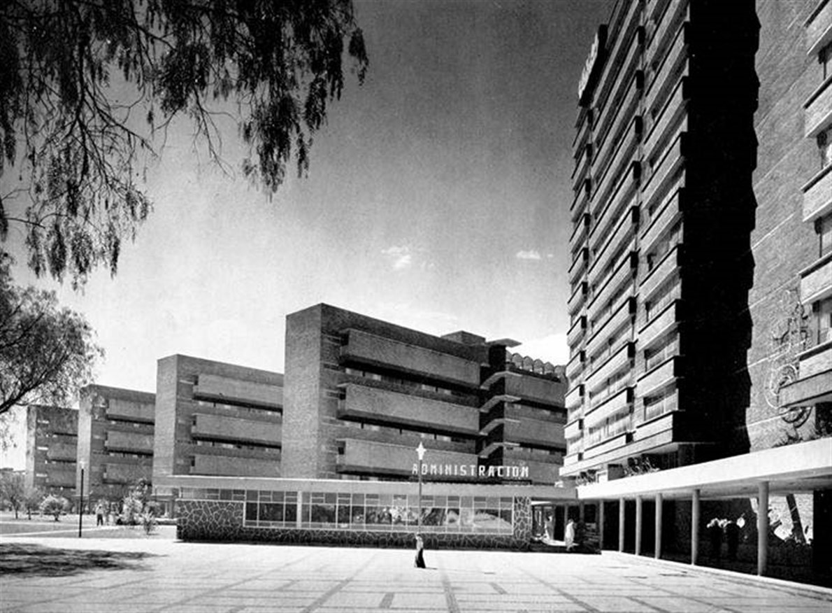 Los edificios C1, C2, C3, C4 y A1 del Multifamiliar Juárez, una imagen de los años cincuenta. Los tres primeros se encontraban sobre la avenida Orizaba, mientras que el del lado derecho estaba en lo que hoy es la esquina noroeste del jardín Ramón López Ve