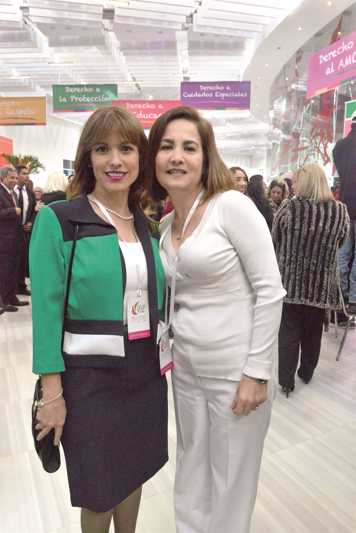 EN EL INFORME. Sonia Flores y Griselda Elizondo.