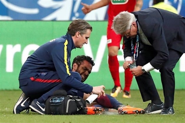 Comienzan lesiones antes de Rusia 2018: Se pierde Dani Alves el Mundial