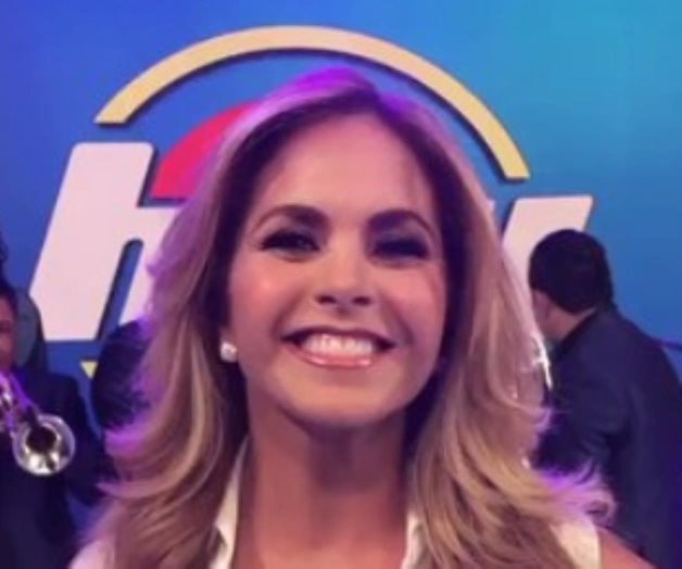 Sorprende Lucero con tremendo escote en Hoy Sorprende Lucero con tremendo escote en Hoy
