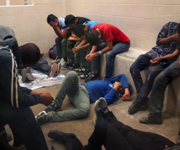 Redada de ilegales; ´revientan´ 5 casas. Escapan traficantes de migrantes Redada de ilegales; ´revientan´ 5 casas. Escapan traficantes de migrantes