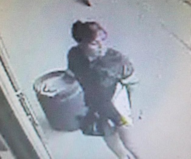 Rastrean a mujer por robar cheque Rastrean a mujer por robar cheque