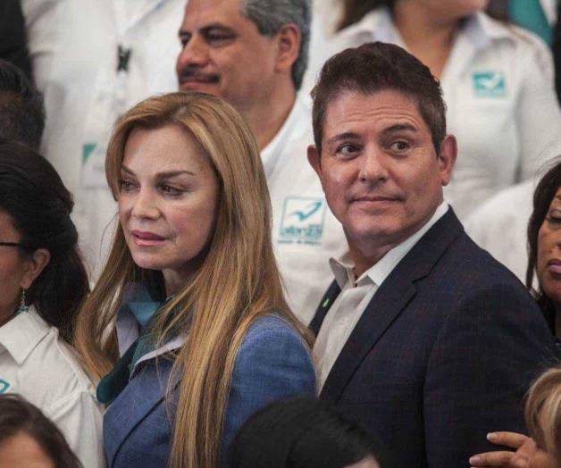 Prohiben a Ernesto Laguardia ser conductor y candidato a la vez Prohiben a Ernesto Laguardia ser conductor y candidato a la vez