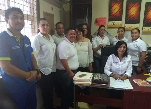 Primero es la educación: directora de escuela Primero es la educación: directora de escuela