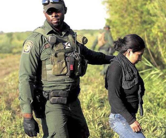Descubren a 8 inmigrantes Descubren a 8 inmigrantes