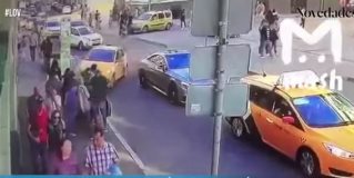 Taxi atropella mexicanos en Rusia 2018