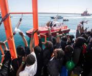 La llegada del Aquarius al puerto de Valencia