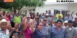 Campesinos del San Fernando, bloquean los accesos de la oficina de SAGARPA