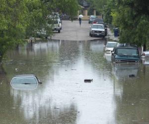 Sepulta ´diluvio´ al Valle