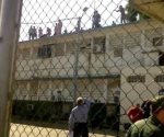 Presos realizan mot&iacute;n en c&aacute;rcel venezolana