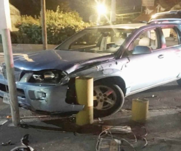 Tras choque abandona su vehículo Tras choque abandona su vehículo