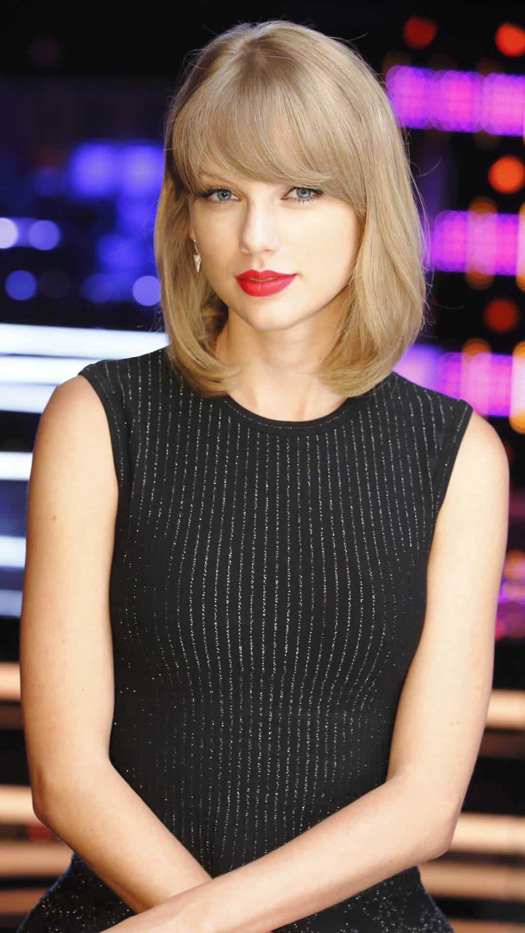 TAYLOR Swift.