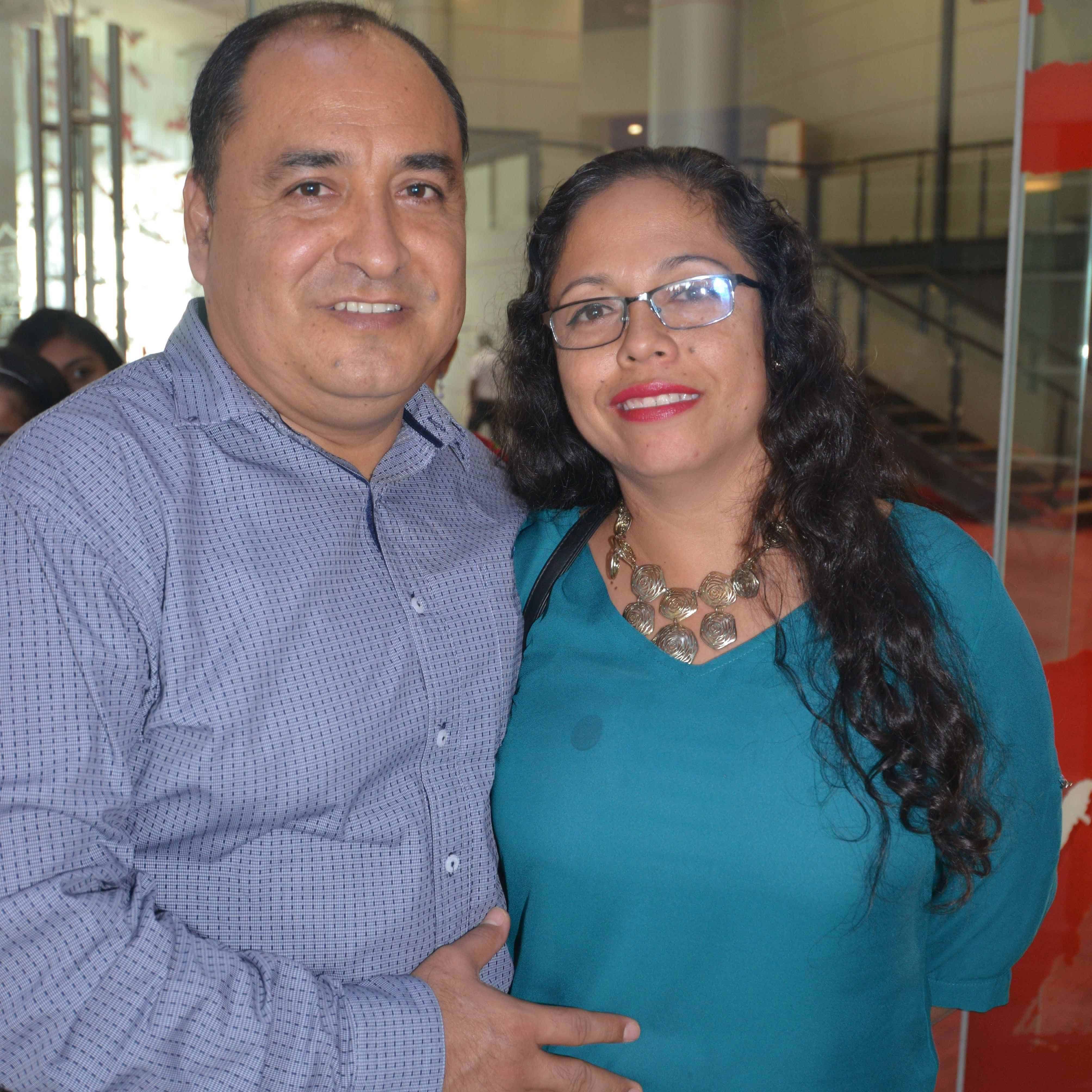 Disfrutan. Juan Almanza y Margarita Paz.