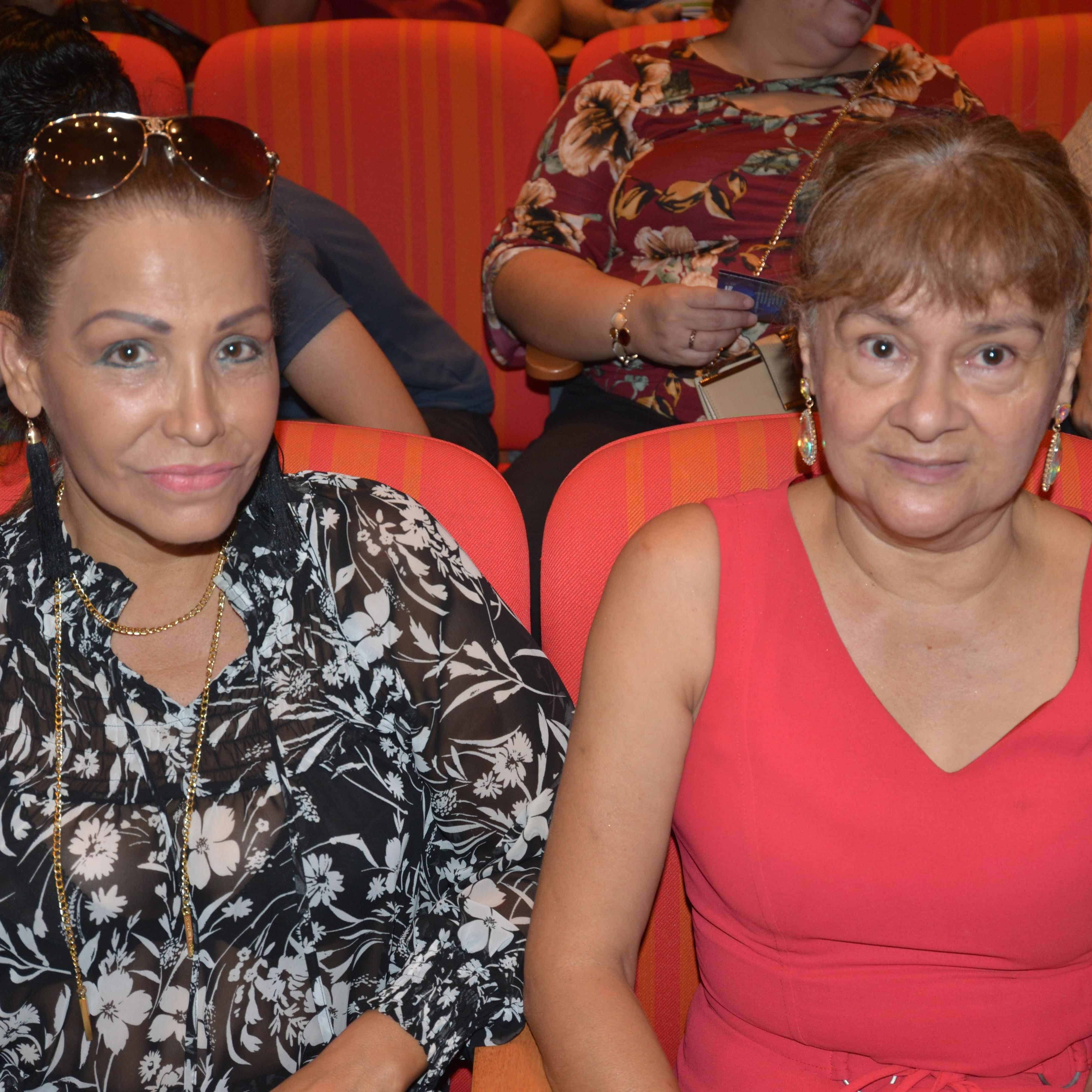 SE DELEITAN. Margarita Rodríguez y Lilia Beas.