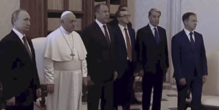 El papa Francisco y Putin intercambian regalos en el Vaticano