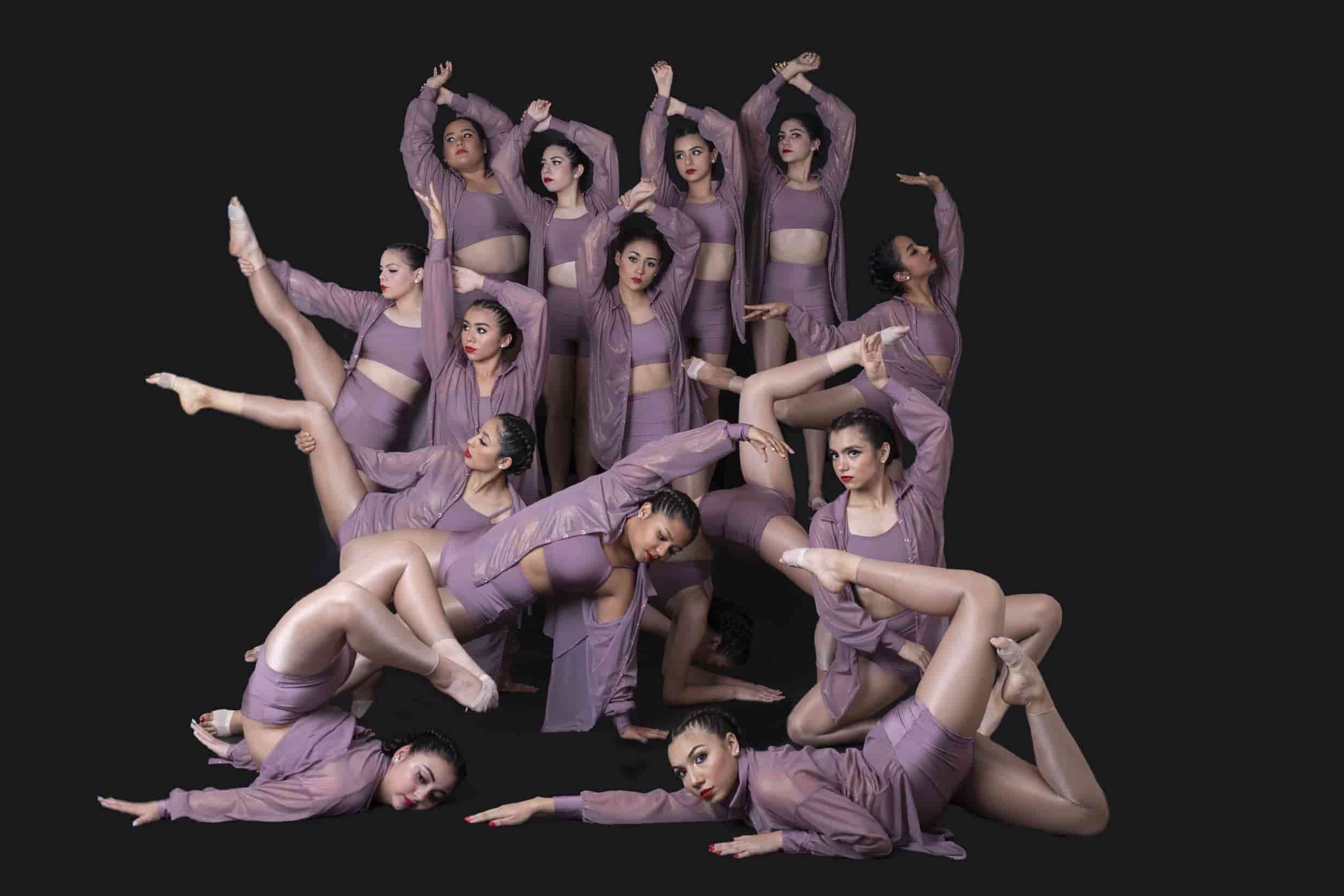 DANCE 4 Y 5.