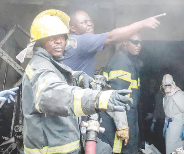 Mueren 26 al caer un avión Mueren 26 al caer un avión