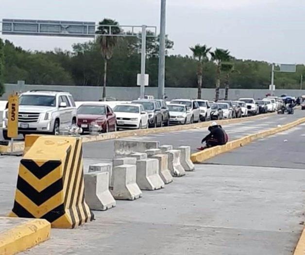 Tardan 2 horas para cruzar a EU Tardan 2 horas para cruzar a EU