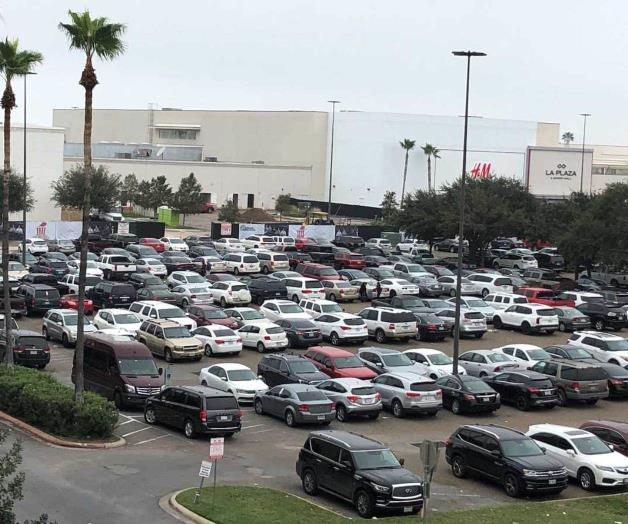 Tiendas del Valle lucen repletas de caza-ofertas Tiendas del Valle lucen repletas de caza-ofertas