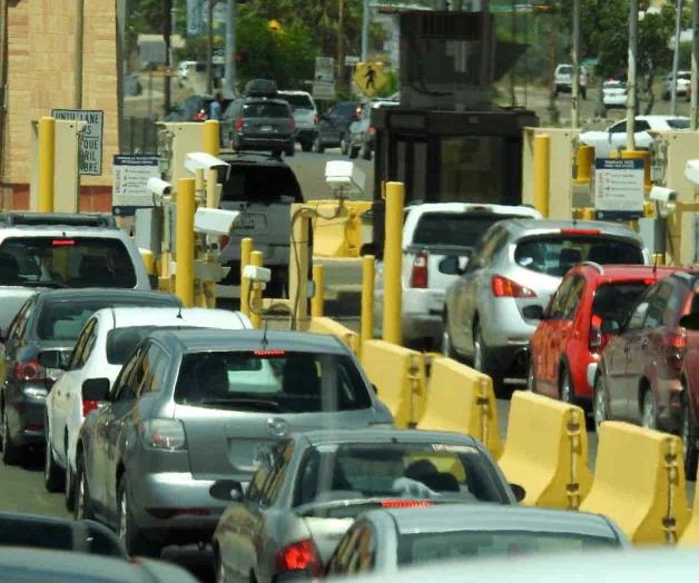 Caen dos en puente con papeles apócrifos Caen dos en puente con papeles apócrifos
