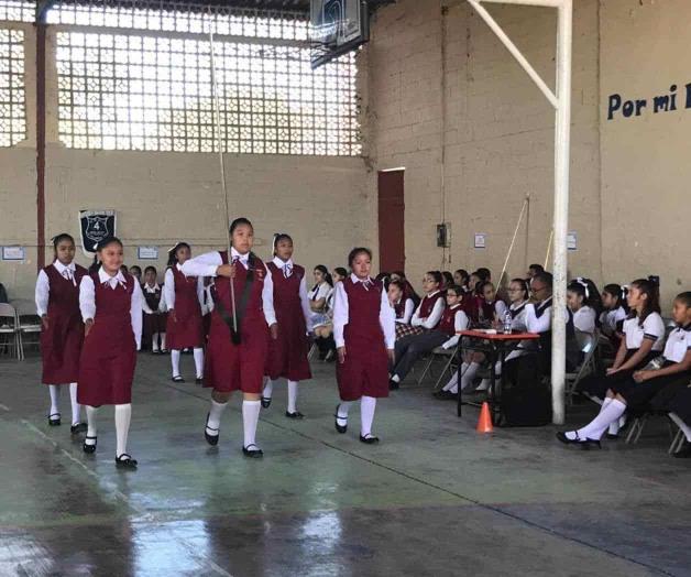 Realizan concurso de escoltas Realizan concurso de escoltas
