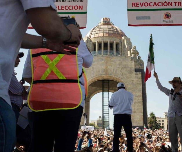 Marcharon conservadores disfrazados de ciudadanos: dice AMLO en la mañanera Marcharon conservadores disfrazados de ciudadanos: dice AMLO en la mañanera
