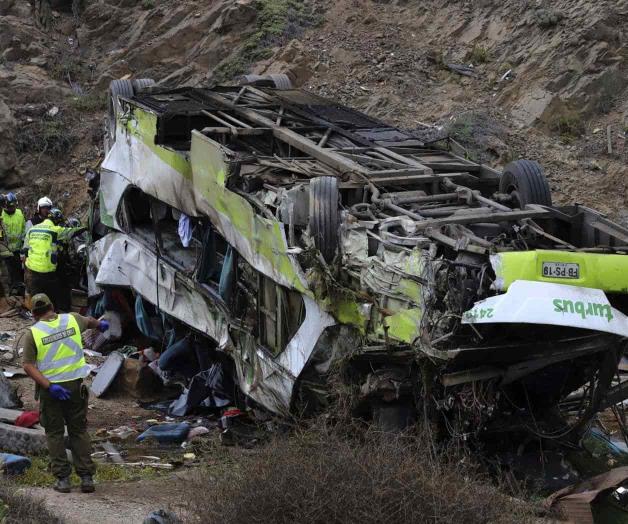 20 muertos al desbarrancar un autobús 20 muertos al desbarrancar un autobús