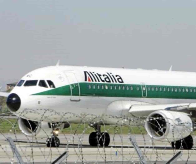 Italia aprueba crédito para mantener a flote a Alitalia Italia aprueba crédito para mantener a flote a Alitalia