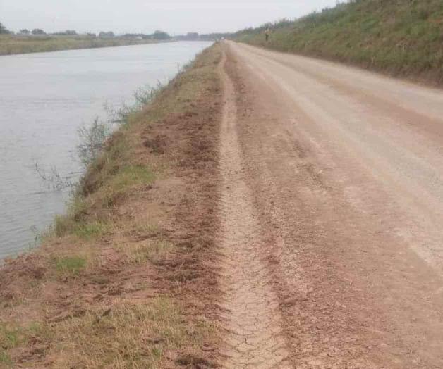 Realizan labores de reforzamiento de canal Realizan labores de reforzamiento de canal