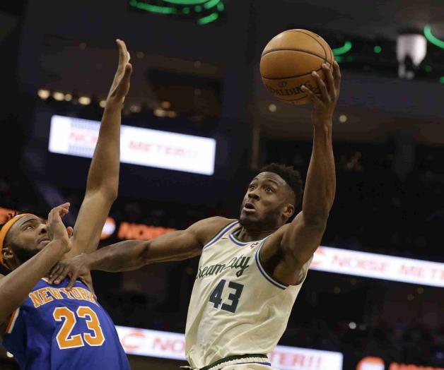 Bucks arrollan a Knicks Bucks arrollan a Knicks
