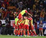 Aprovecha Monarcas localía y vence 2-0 al América