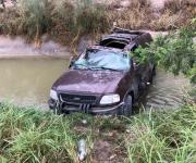 Volcadura en la Ribereña; no hay lesionados, sólo daños materiales del vehículo.