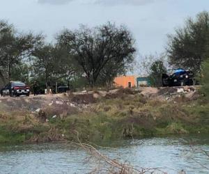 Mueren por lo menos 4 militares ahogados al caer auto al canal