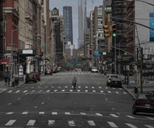 Calles de Nueva York lucen vacías por contingencia del COVID-19