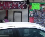 Vigilan negocios del centro ante robos y saqueos.