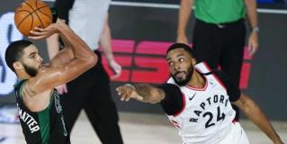 Ganan Celtics primer juego; vencen 112-94 a los Raptors, en el primer juego de la serie semifinal del Este de la NBA