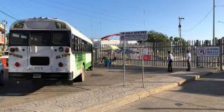 Siguen bloqueos en Matamoros; no hay transporte público