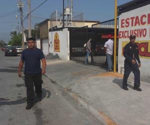 Moviliza a Bomberos conato de incendio en negocio de pollo