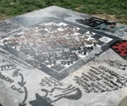 Vandalizan mobiliario de la Plaza Trevi&ntilde;o Zapata