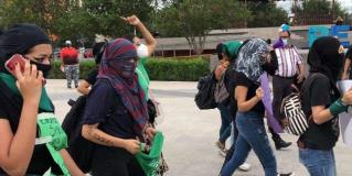 Colectivos feministas se manifiestan en las inmediaciones de la Plaza Principal de Reynosa