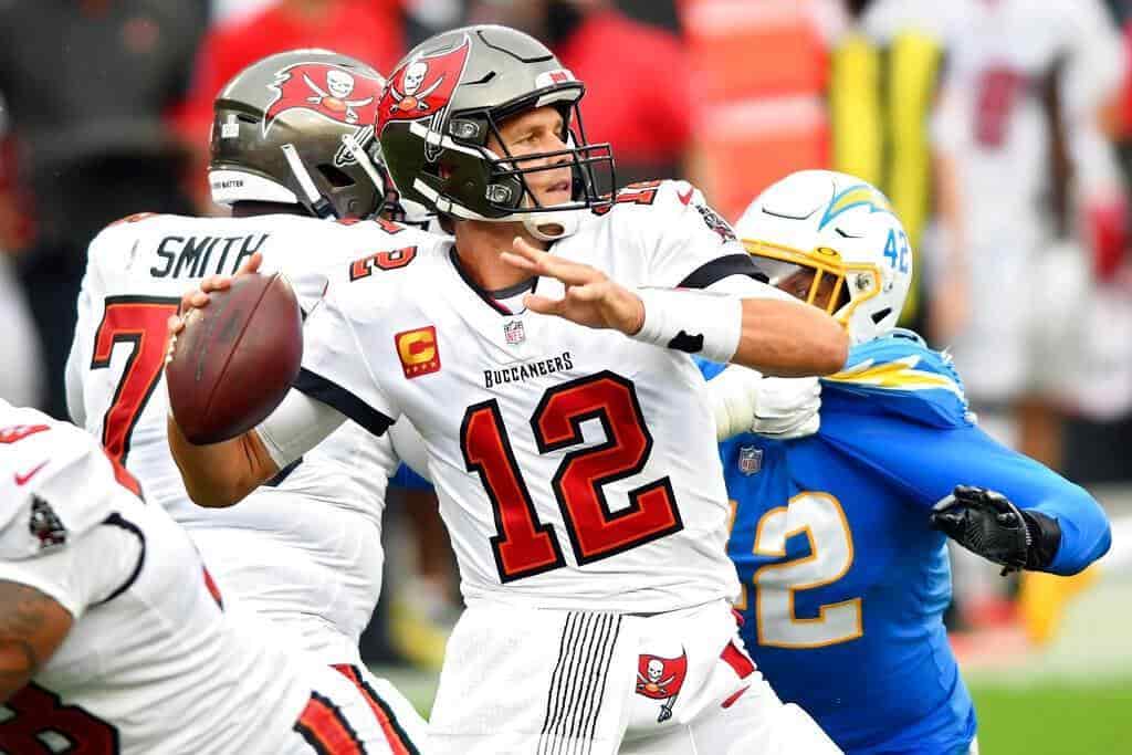 Bucs 38-31 Chargers