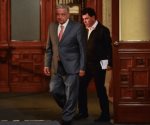 Responde Obrador a los críticos de textos