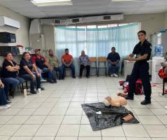 Capacitan en primeros auxilios a docentes en escuela de Reynosa