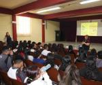 Dictan conferencia sobre tuberculosis a alumnos