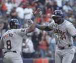 Astros de Houston aplastan a los Rockies en la Ciudad de México
