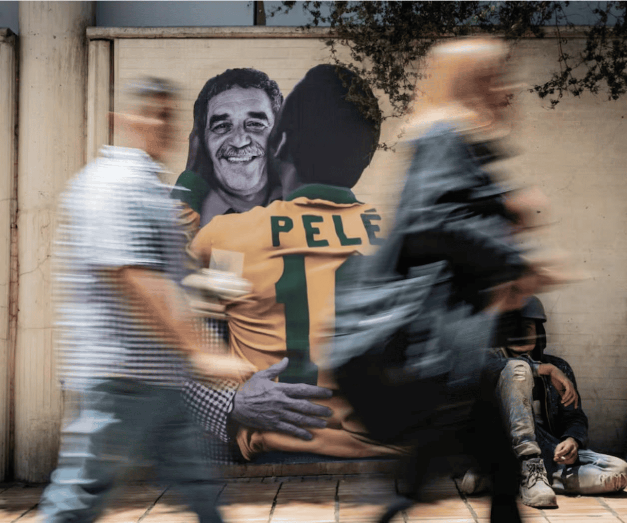 El beso de Pelé a Gabriel García Márquez