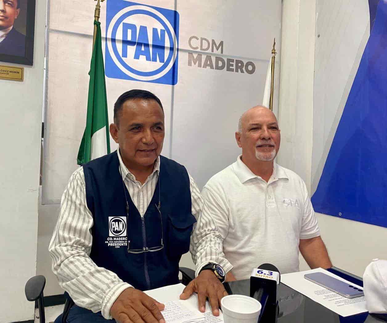 Denuncian robo de propaganda en Madero