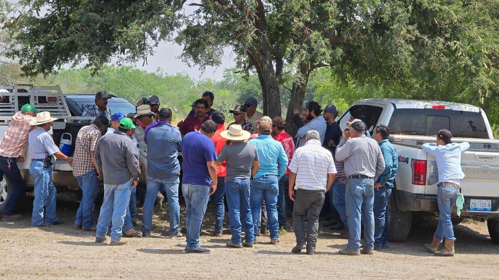 Campesinos de San Fernando amenazan con cerrar la carretera federal
