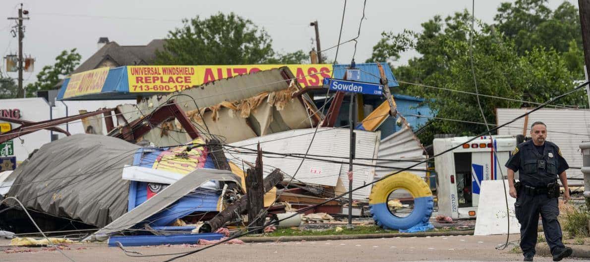 Tormentas eléctricas azotan sureste de Texas dejando 4 muertos