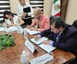 Firman importante convenio escolar alcalde y diputada